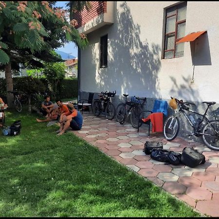 Bus Station Hostel Peć Exterior foto
