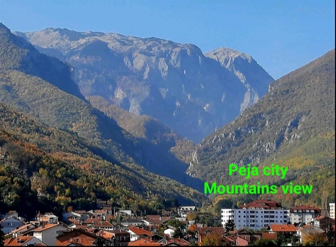 Bus Station Hostel Peć Exterior foto